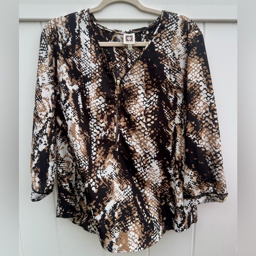 Anne Klein Animal/Snakeskin Print 3/4 Sleeve Length Blouse.  Size 8.  NWOT.